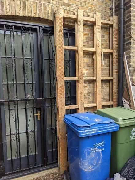 Photo of free 3 Pallets (1 large) (SE15) #2