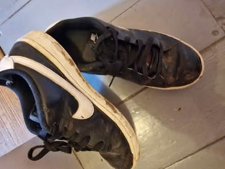 Photo of free Nike trainers size 6 - need a clean (Linden GL1) #1
