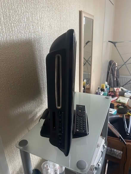 Photo of free 22” tv/dvd combo and unit (Edinburgh) #1