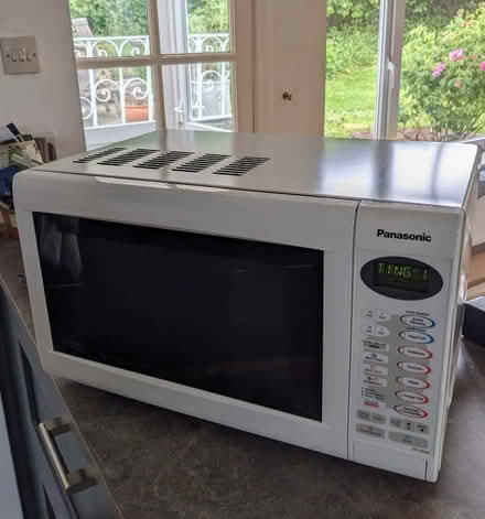 Photo of free Microwave oven (Wotton-u-Edge GL12) #1