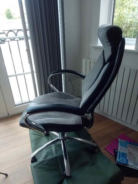 Photo of free Office chair (with wheels) - used but working fine (Oxford OX1) #4