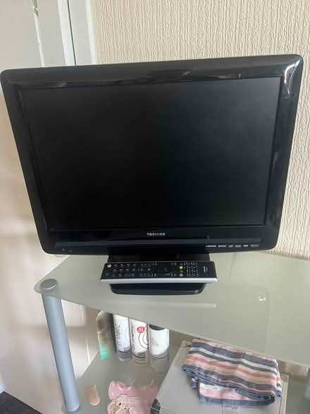 Photo of free 22” tv/dvd combo and unit (Edinburgh) #2