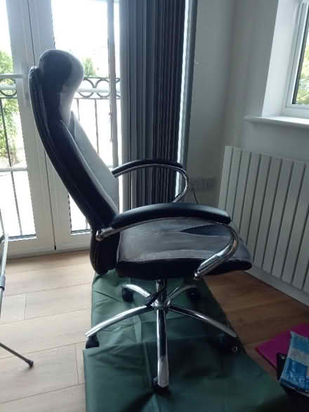 Photo of free Office chair (with wheels) - used but working fine (Oxford OX1) #2