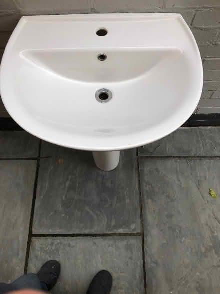 Photo of free Bathroom sink (Hoddesdon EN11) #1