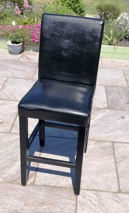 Photo of free Breakfast Bar Stool (Cuffley EN6) #1