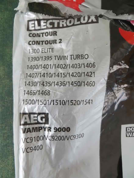 Photo of free vacuum cleaner dust bags electrolux contour aeg vampyr hs137 (GU16) #2