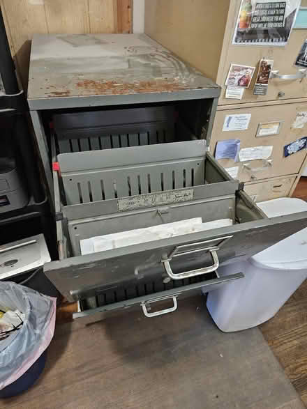 Photo of free HD 3 drawer legal file cabinet (Poughkeepsie) #1