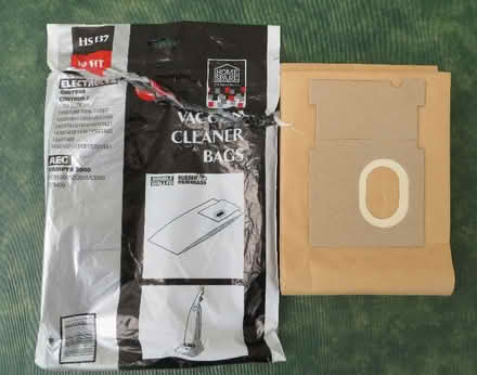 Photo of free vacuum cleaner dust bags electrolux contour aeg vampyr hs137 (GU16) #1