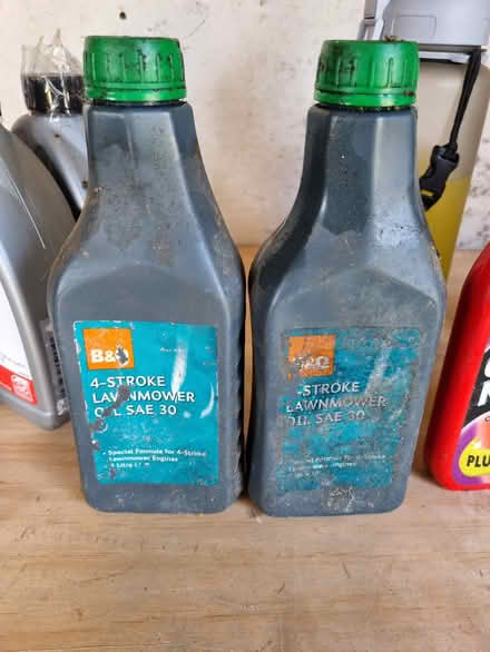 Photo of free 4 stoke lawnmower oil & car polish (St Austell) #1