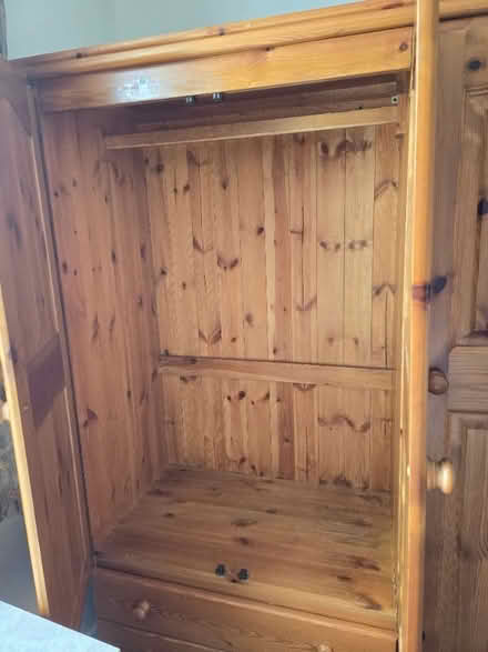 Photo of free 3 door wardrobe (Putney SW15) #2