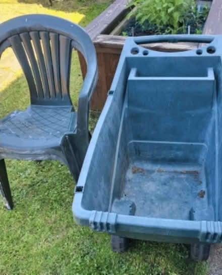 Photo of free 2 chairs and a wheel barrow (Townhill KY12) #1