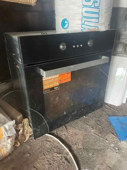 Photo of free Bush oven (Englefield Green TW20) #1