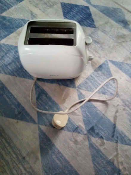 Photo of free Toaster (Blackford Bridge BL9) #3