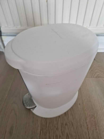 Photo of free Peddle bin (Morden - just off central road) #1
