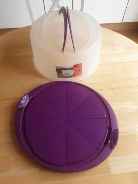 Photo of free Large cake cover (Hove BN3) #2
