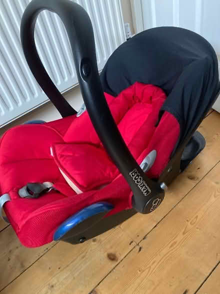 Photo of free Maxicosy car seat, suits up to 9-12 months (Cotteridge B30) #2
