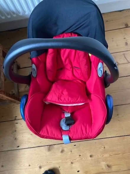 Photo of free Maxicosy car seat, suits up to 9-12 months (Cotteridge B30) #1
