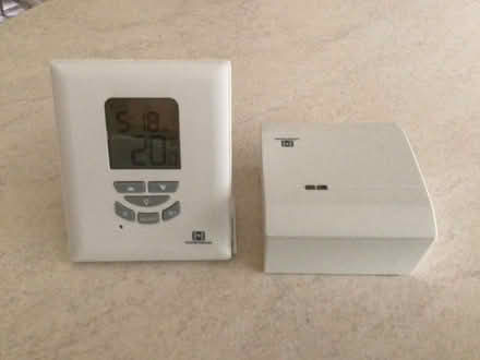 Photo of free RF Programable RoomThermostat (Frimley Ward GU16) #1