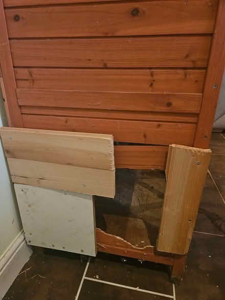Photo of free Hideaway Hutch 5ft (Welling) #3