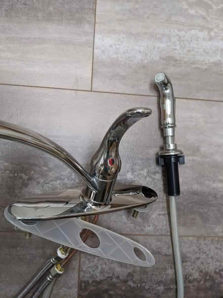 Photo of free Delta 4-hole kitchen faucet/sprayer (Englewood) #4