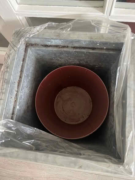 Photo of free Large silver metal planter (Chelsea SW3) #2