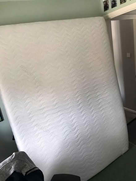 Photo of free King size memory foam mattresses (Tilehurst) #2