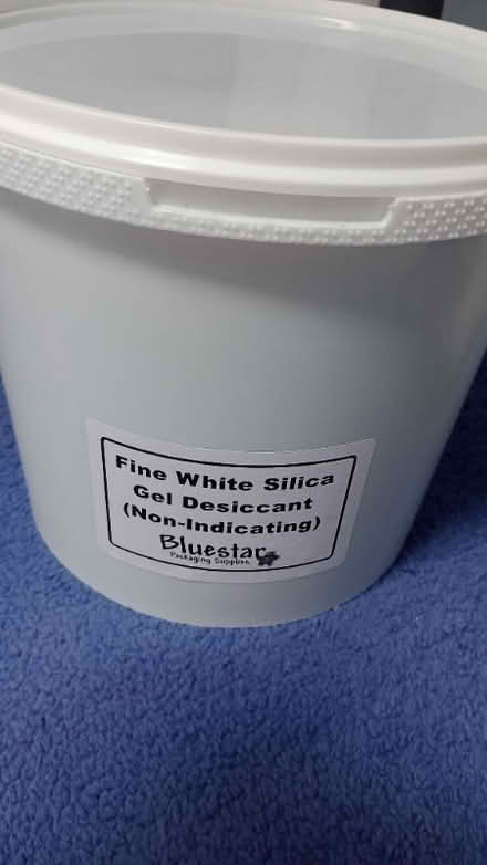 Photo of free Silica for flower drying (Rainham ME8) #2