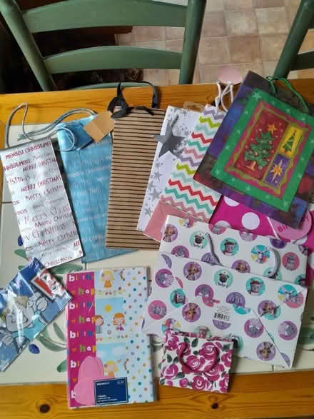 Photo of free Gift bags and wrapping paper (Buggs Bottom RG4) #1
