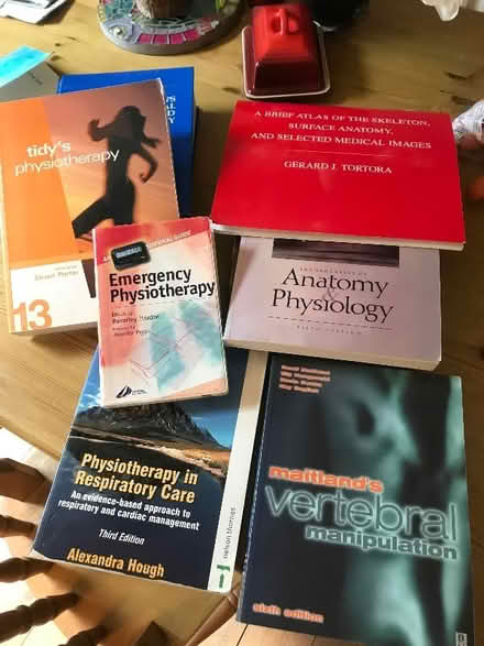 Photo of free Physiotherapy degree text books (Earley RG6) #1