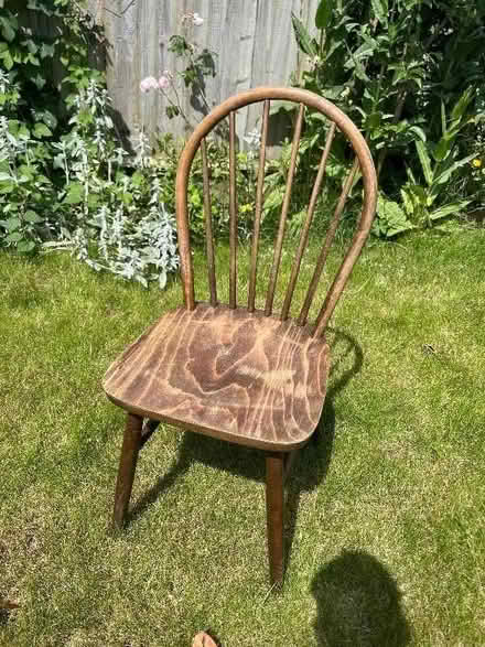 Photo of free Wooden chair -needs minor repair (St Margarets TW1) #1