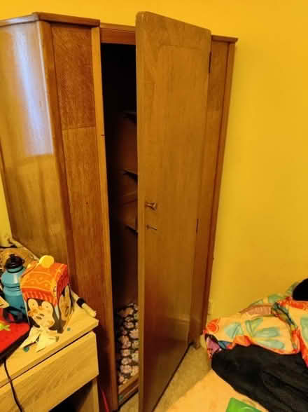 Photo of free wardrobe 43x78x156 (Iffley Road OX4) #1
