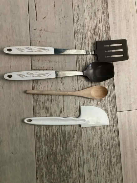 Photo of free Used spatula and spoon set (Albany near Santa Fe Ave) #1