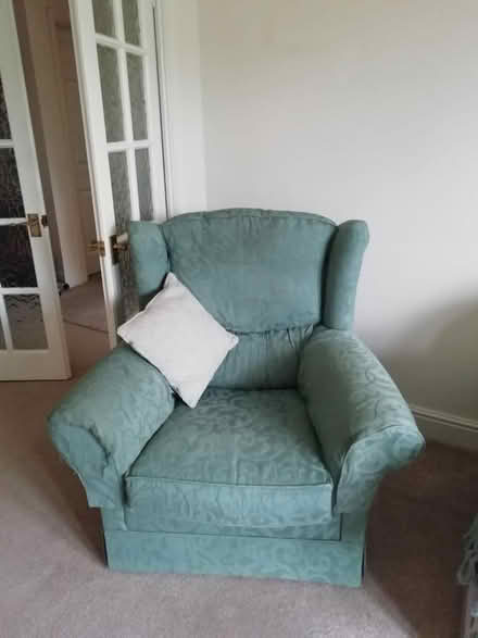 Photo of free Sofa, armchair and ottoman (Welwyn AL6)