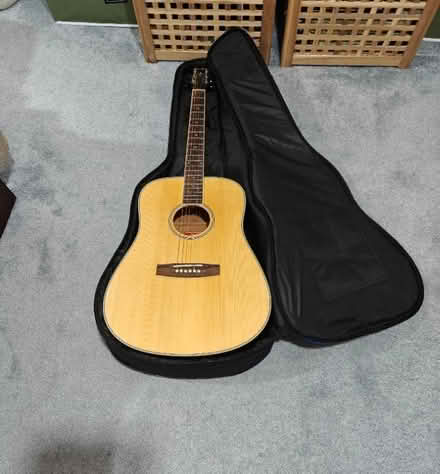 Photo of free Acoustic Guitar (Chattenden ME3) #1