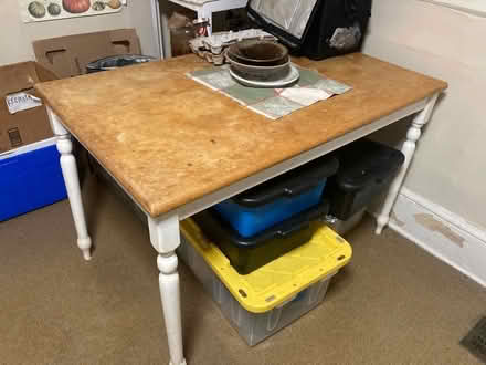 Photo of free Desk and kitchen table (30306) #2