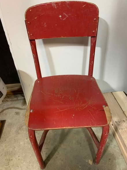 Photo of free Small antique wooden chair (Near 141 and Dutchmill) #1