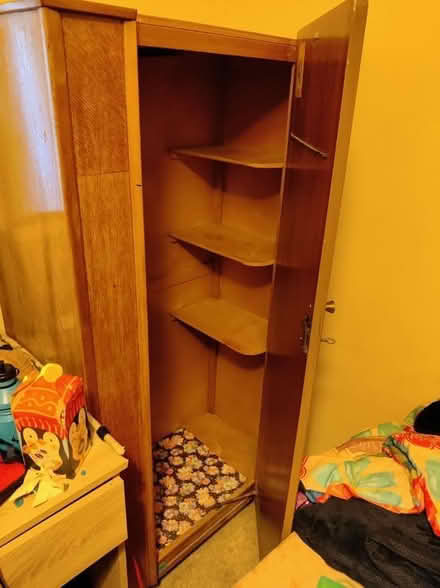 Photo of free wardrobe 43x78x156 (Iffley Road OX4) #2