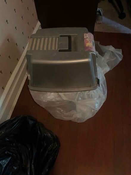 Photo of free Cat and Dog Stuff - Litter box, etc (Park Slope, Brooklyn) #2