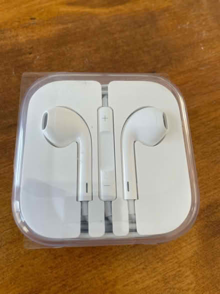 Photo of free Apple Ear Buds Brand New (Ferndown BH22) #1