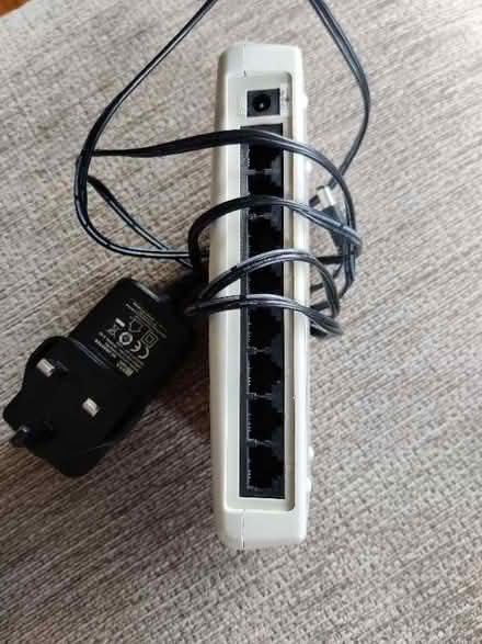 Photo of free Ethernet switch (Chesham HP5) #2