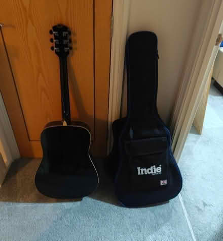 Photo of free Acoustic Guitar (Chattenden ME3) #2