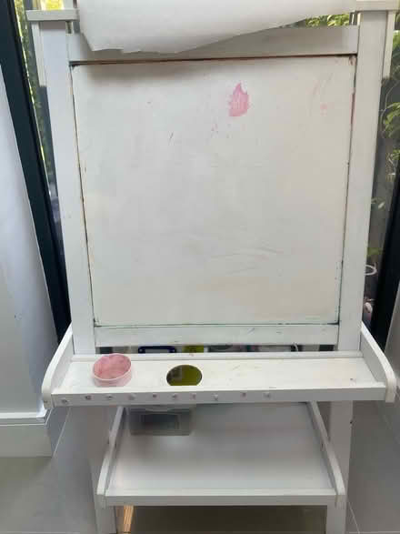 Photo of free Children’s easel (W4) #1