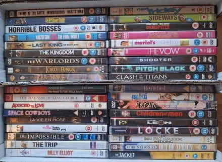 Photo of free +/- 1000 DVD's (EN4) #4