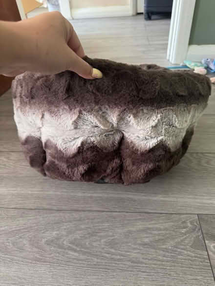 Photo of free Small cat bed (Staines TW18) #2