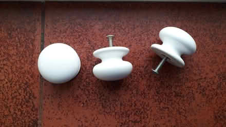 Photo of free White Cupboard Knobs x 21 (Dorking (near Cock Roundabout)) #1