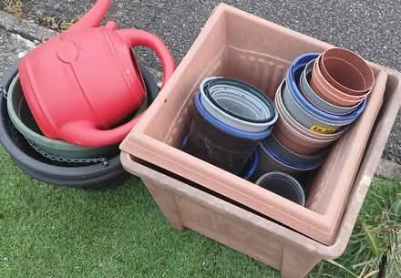 Photo of free Garden pots & hanging baskets (Parkwood Rainham ME8) #2