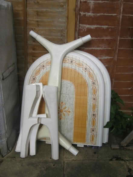 Photo of free Large garden table (Fords Farm RG31) #3