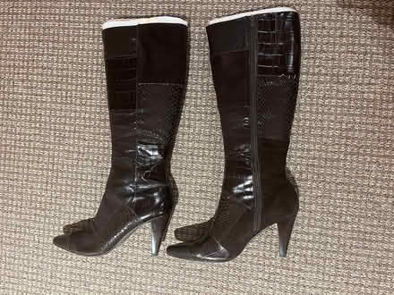 Photo of free Size 9 women winter boots (Southwest Oakville) #1