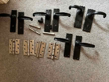 Photo of free Door handles and hinges (OX7) #1