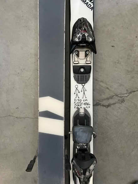 Photo of free Downhill skis (Pac Heights) #1